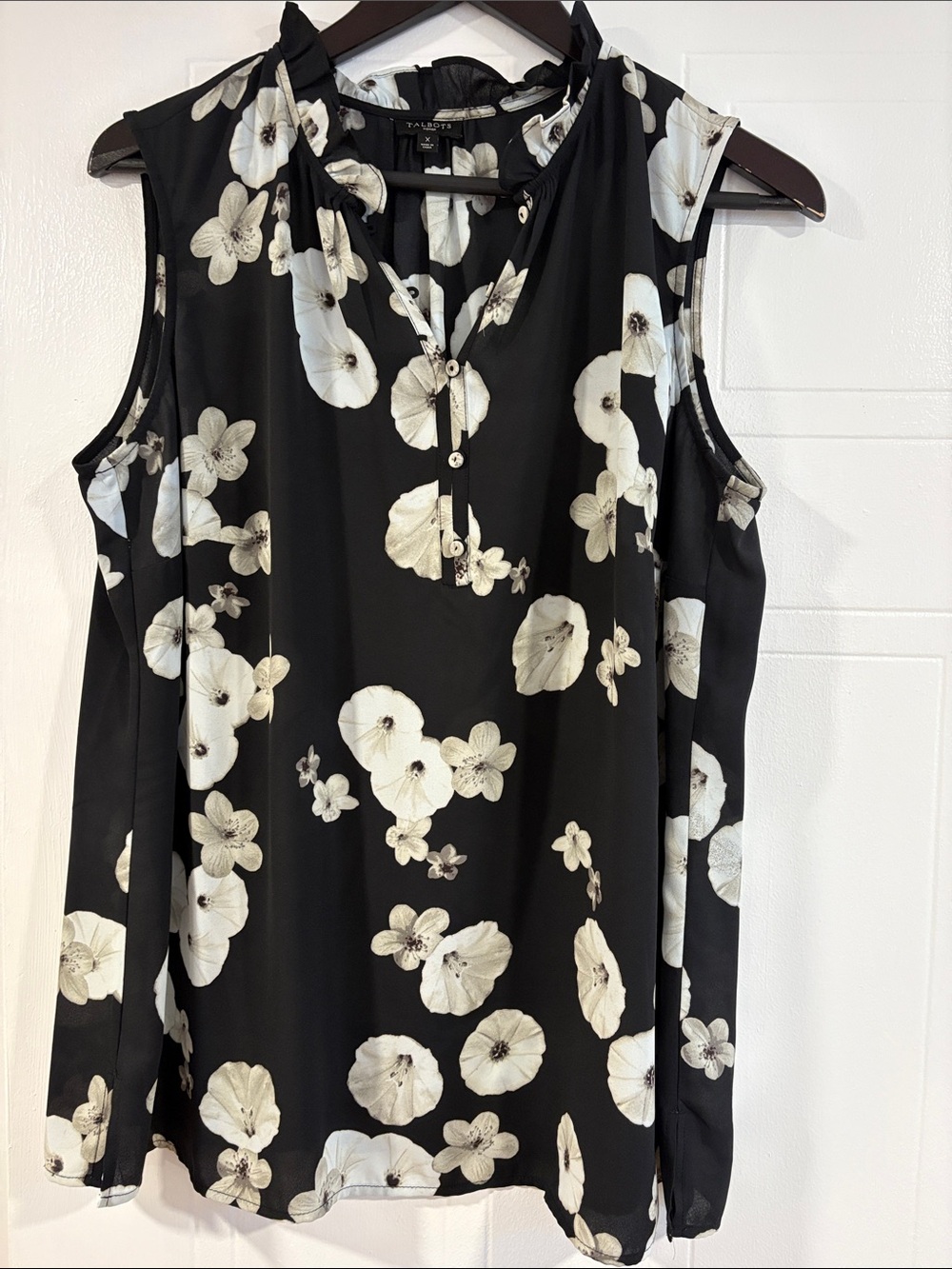 Talbots Black Floral Sleeveless V-Neck Blouse